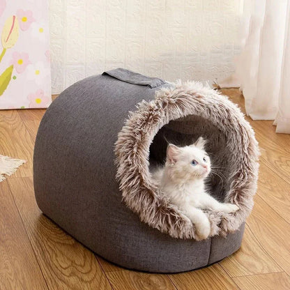 Close view of the plush cave lining